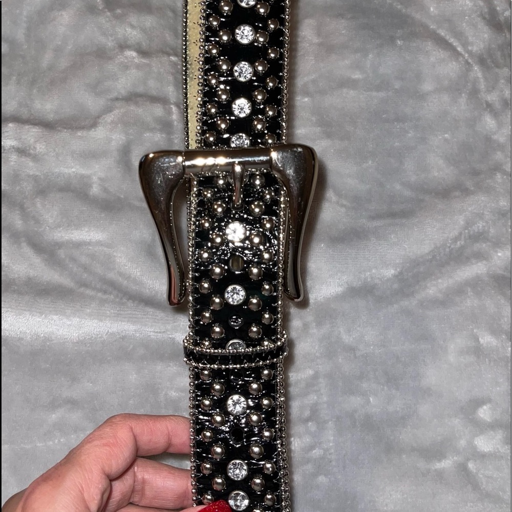 Guess Bling Black Rhinestone Belt size large EUC